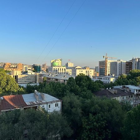 Yeznik Koghbatsi - Amiryan Crossroads 1 Bedroom Comfy Apartment With Balcony Ko100 Erivan Exterior foto