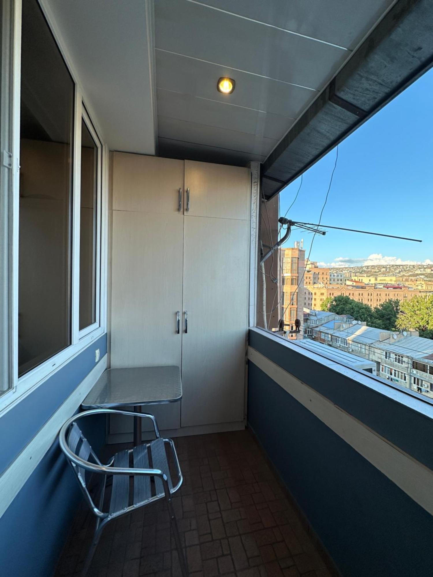 Yeznik Koghbatsi - Amiryan Crossroads 1 Bedroom Comfy Apartment With Balcony Ko100 Erivan Exterior foto