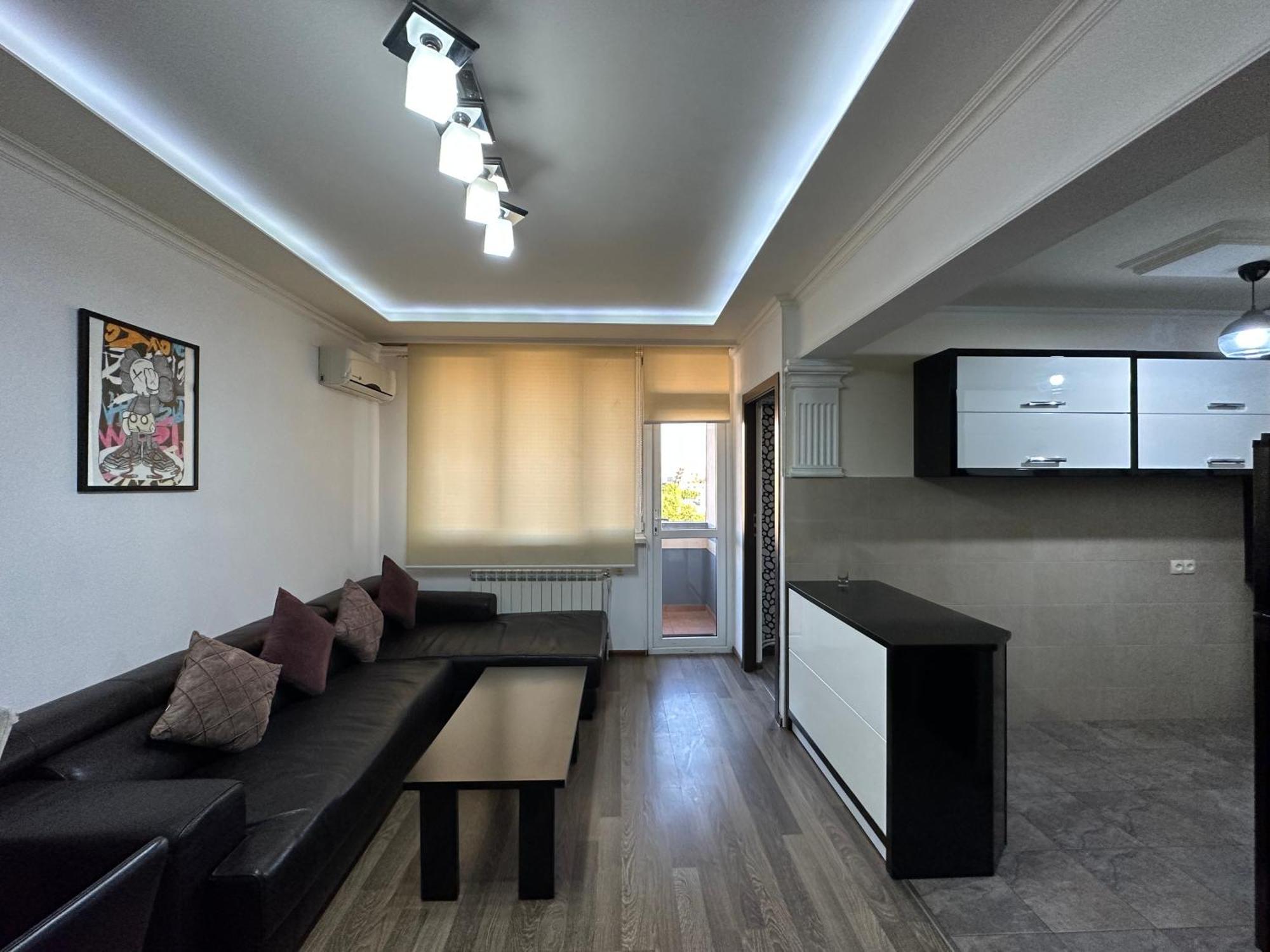 Yeznik Koghbatsi - Amiryan Crossroads 1 Bedroom Comfy Apartment With Balcony Ko100 Erivan Exterior foto