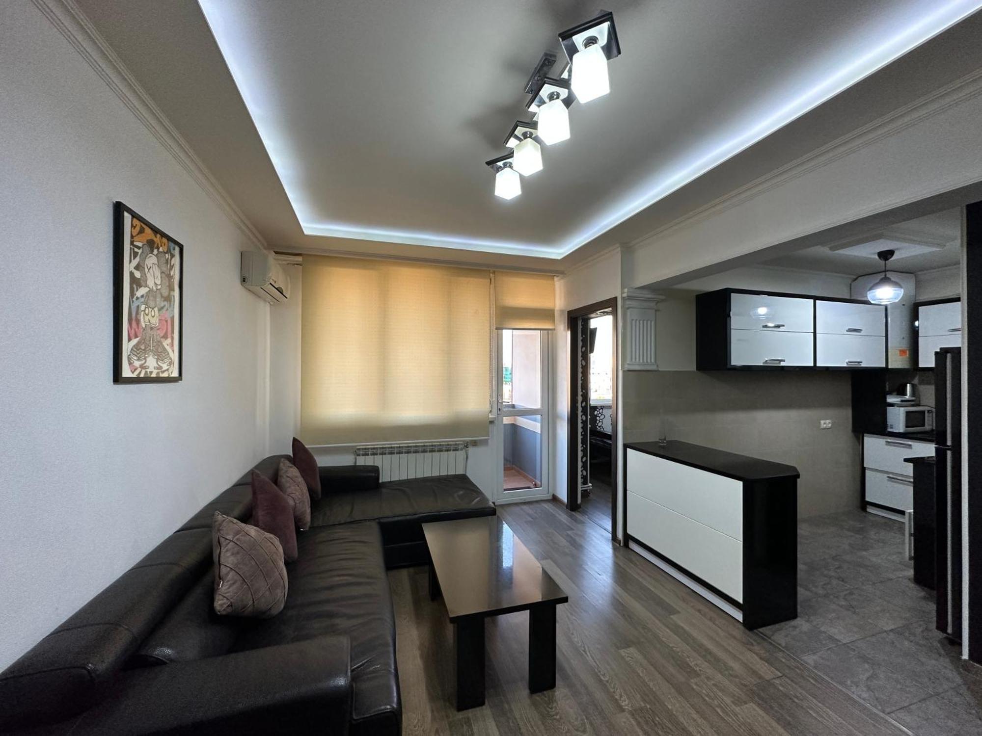 Yeznik Koghbatsi - Amiryan Crossroads 1 Bedroom Comfy Apartment With Balcony Ko100 Erivan Exterior foto