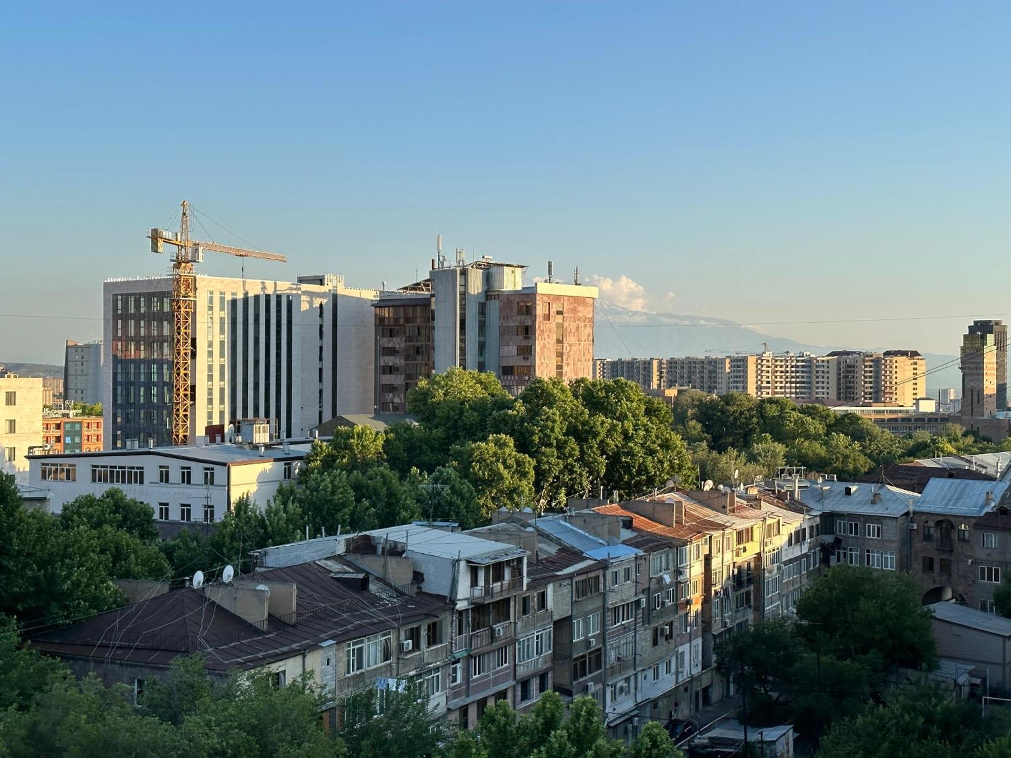 Yeznik Koghbatsi - Amiryan Crossroads 1 Bedroom Comfy Apartment With Balcony Ko100 Erivan Exterior foto